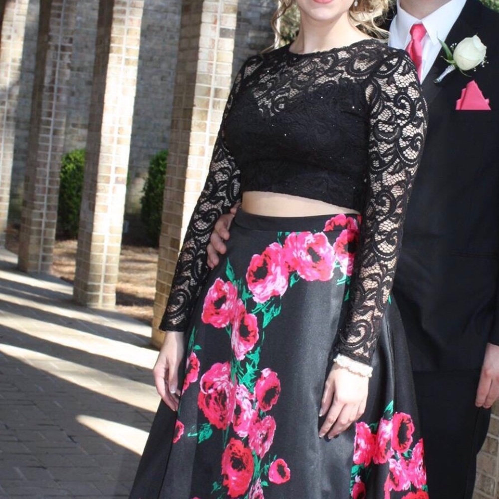 Beautiful 2 piece Prom/Formal dress!